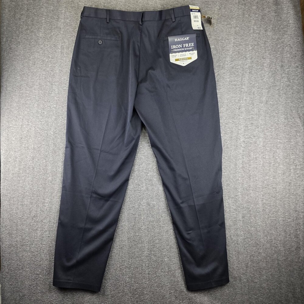Haggar Iron Free Premium Khaki Pants Mens 40x32 Black Classic Pleated Stretch